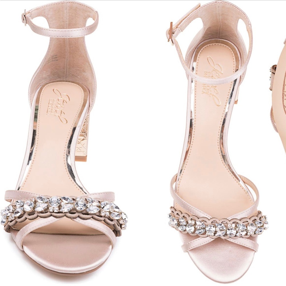 Jewel by Badgley Mischka bejeweled heeled sandal sz9.5